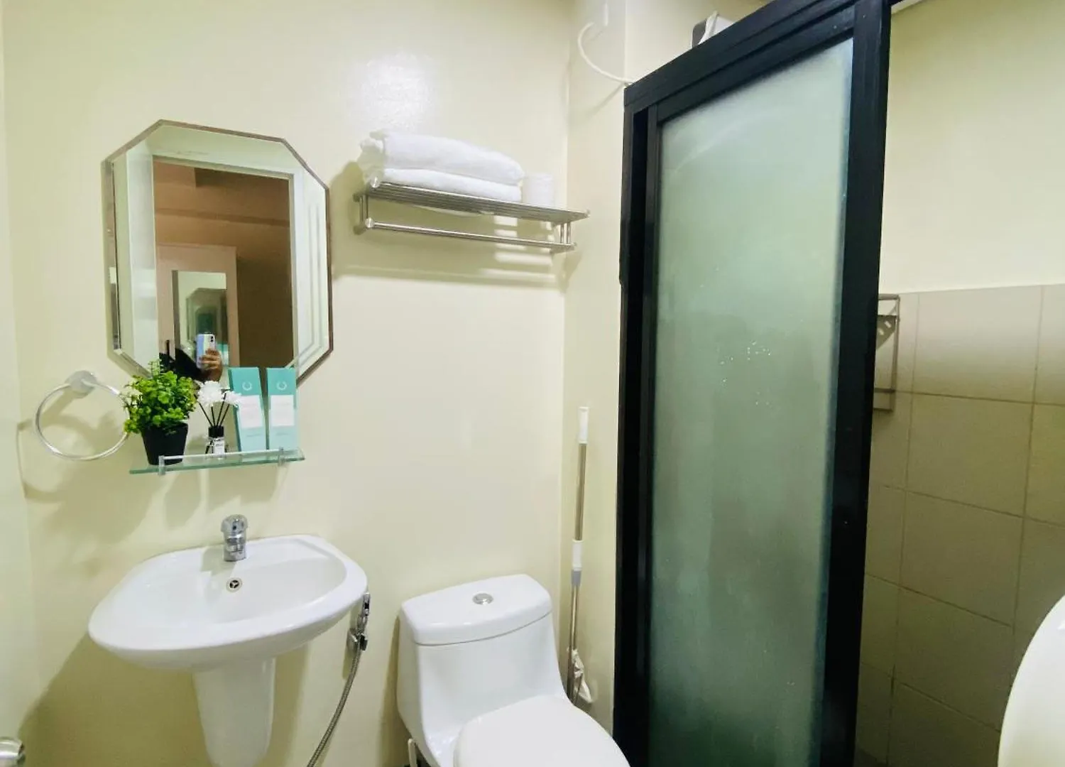 Avida Davao Cozy Studio By Gia'S Place